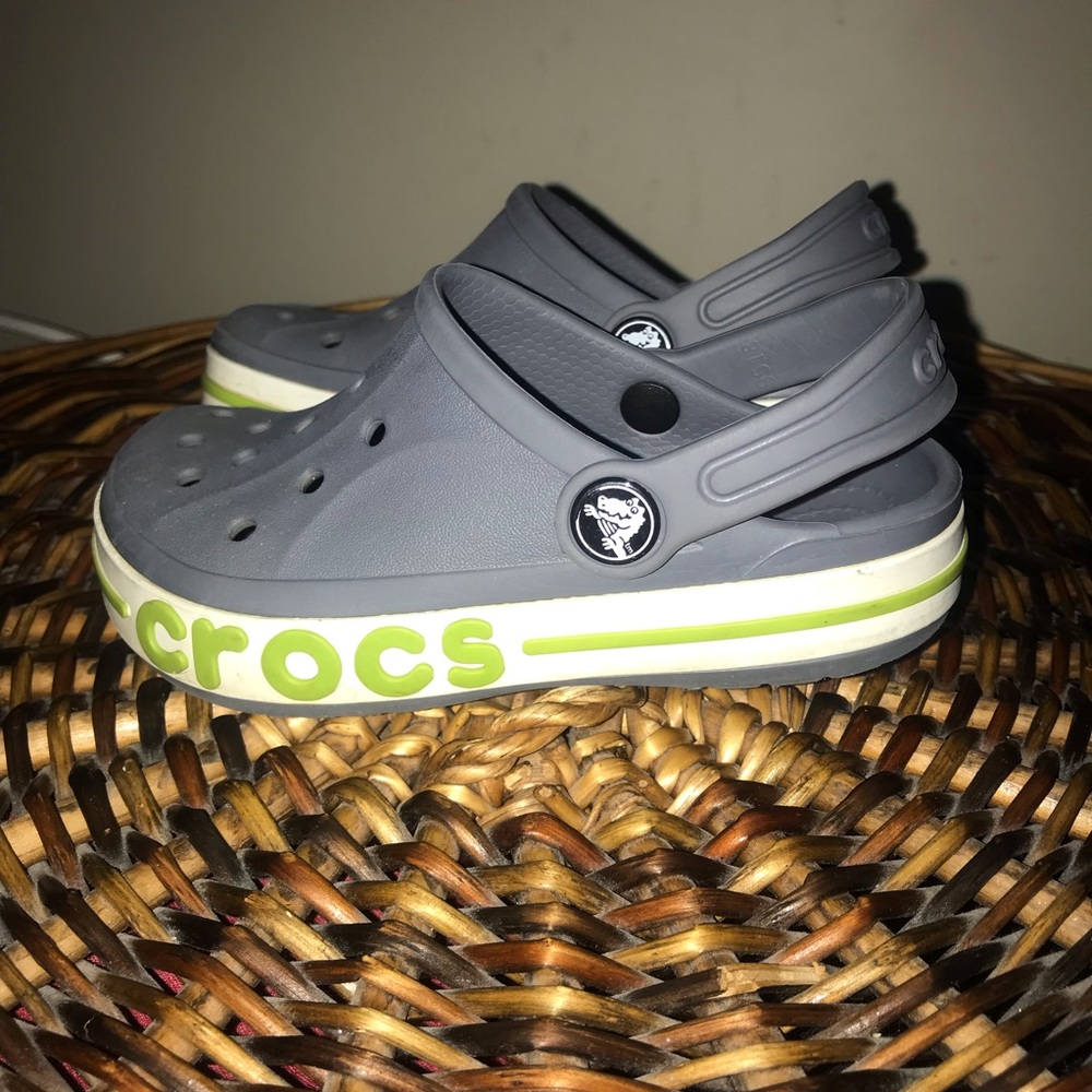 Kids crocs sz 10